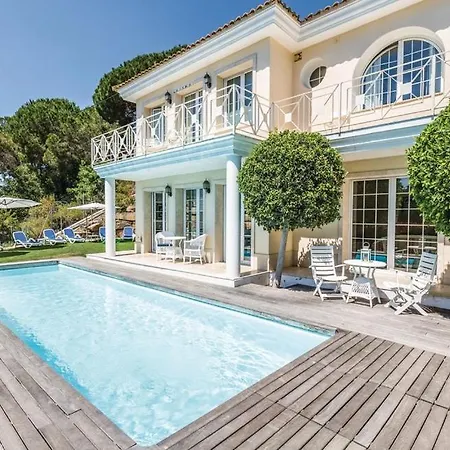 Large 10 Guests Villa *