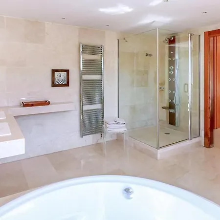 Large 10 Guests Villa Marbella