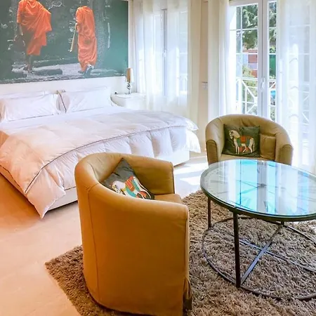 Large 10 Guests Villa *